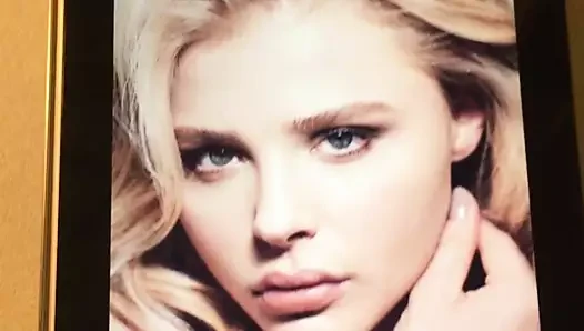 Chloe Moretz - boşalma anısına 1