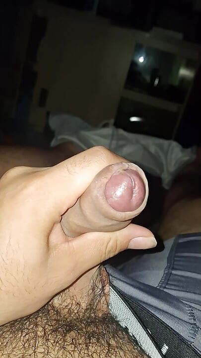 A namorada do meu melhor amigo diz que eu tenho um enee fofo