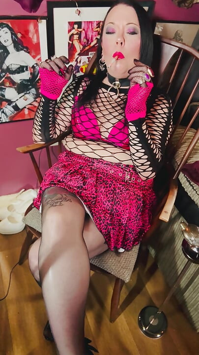 Tina Snua Loves To Smoke Multiples & This Video Is A Tip To Tail Chain Smoking vid! Match Light Up