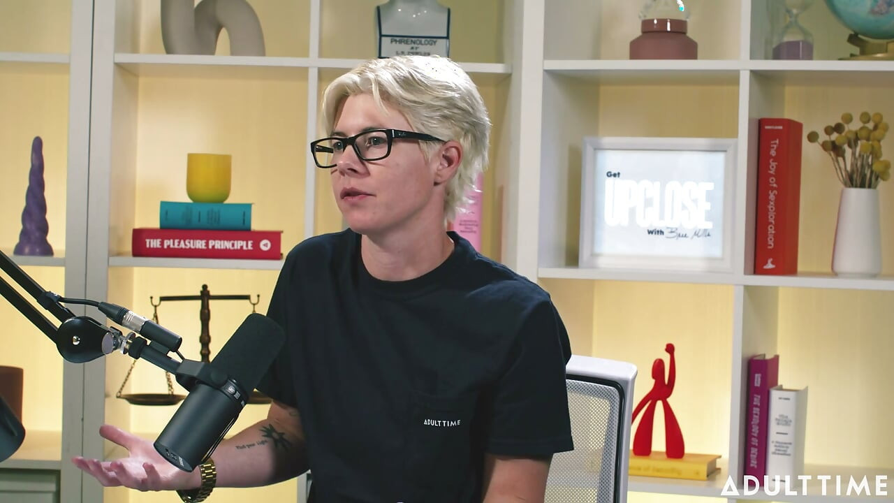 Khloe Kingsley: Squirting vor kamera & roten Flaggen