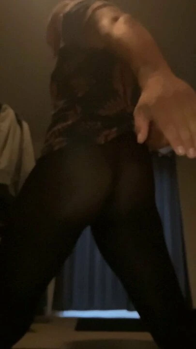 Pantyhose spanking (slo mo)