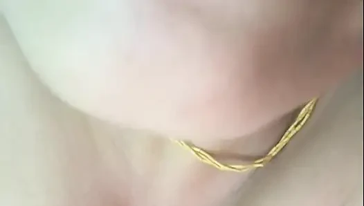 Sevimli Hintli kız ilk kez parmaklıyor