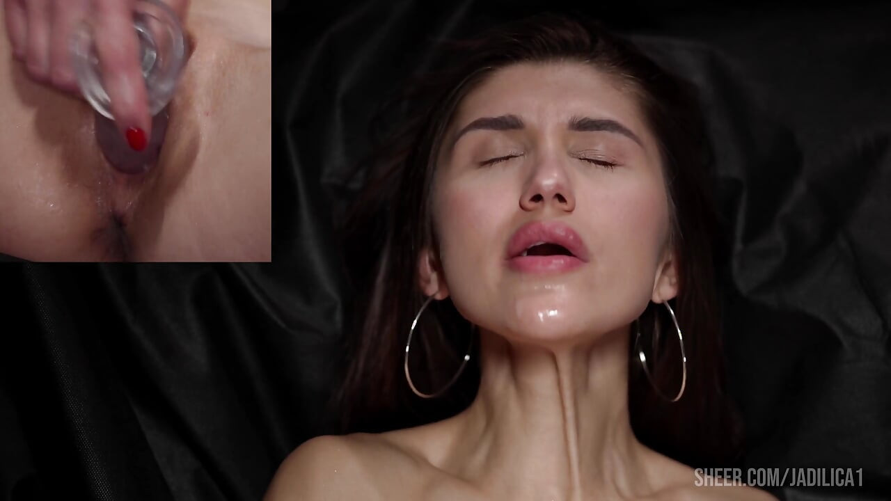 카메라로 1대 1로 오르가즘을 느끼는 쪼이는 보지