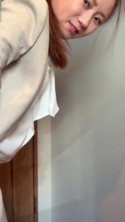 My wife, who is a hobby of SM training, takes her to a rented conference room and has sex, and at the end, she cums inside in the back | Clip 1