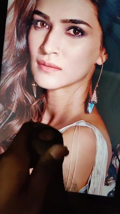 Kriti sanon cum ansiktsbehandling #2