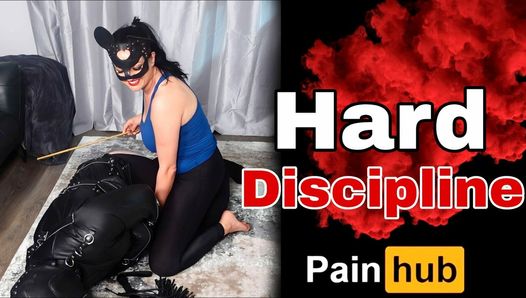 Dominatrice fessée bastonnade ballbusting flagellation FLR vrai couple fait maison bondage bdsm milf belle-mère