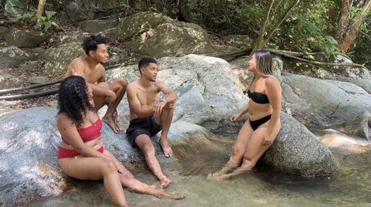 Sahabat saya dan saya meniduri dua pelacur di hutan - cumshot besar di wajah