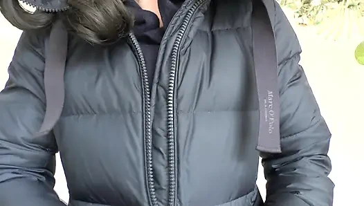 Tes zipper dengan baju warna biru tua, lady victoria valente