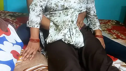 Gadis India yang cantik banget lagi asik ngentot sama pacarnya