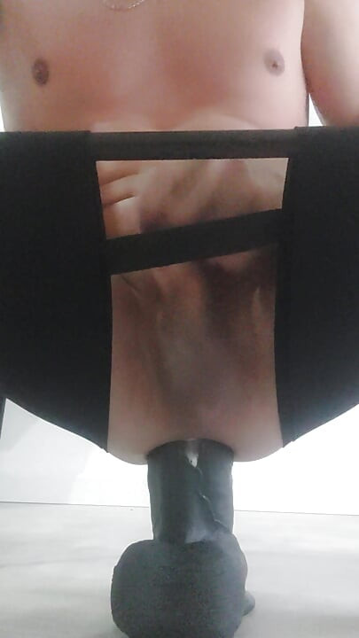 He gets 55cm in the ass gets fucked with sex machine impales himself on huge dildos