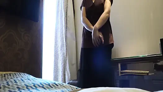 Yoko, 20 yıldan fazla bir süre önce boşanmış 54 yaşında bir trenatör öğretmeni. cinsel aktivitesi, hassas vücudunun bir tanışma sitesinde tanıştığı bir adamın okşamalarına şiddetle tepki verdiği cinsel aktivite