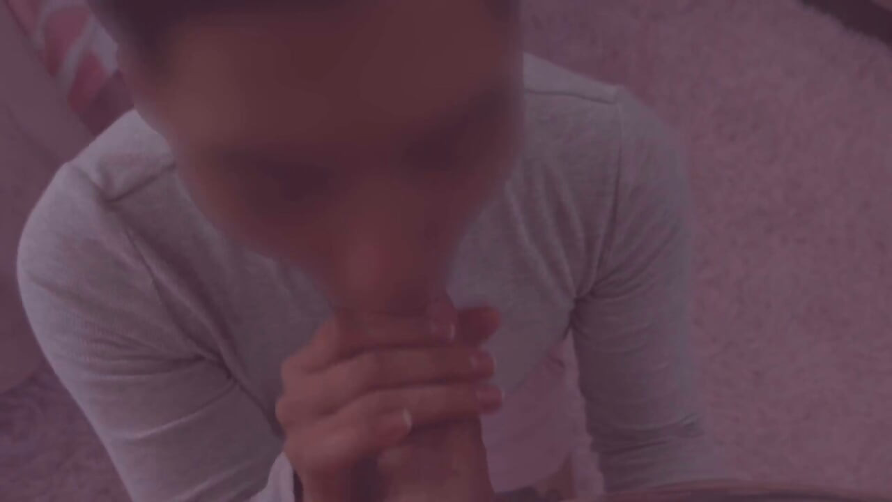 La primera vez que un femboy se deja coger en cámara