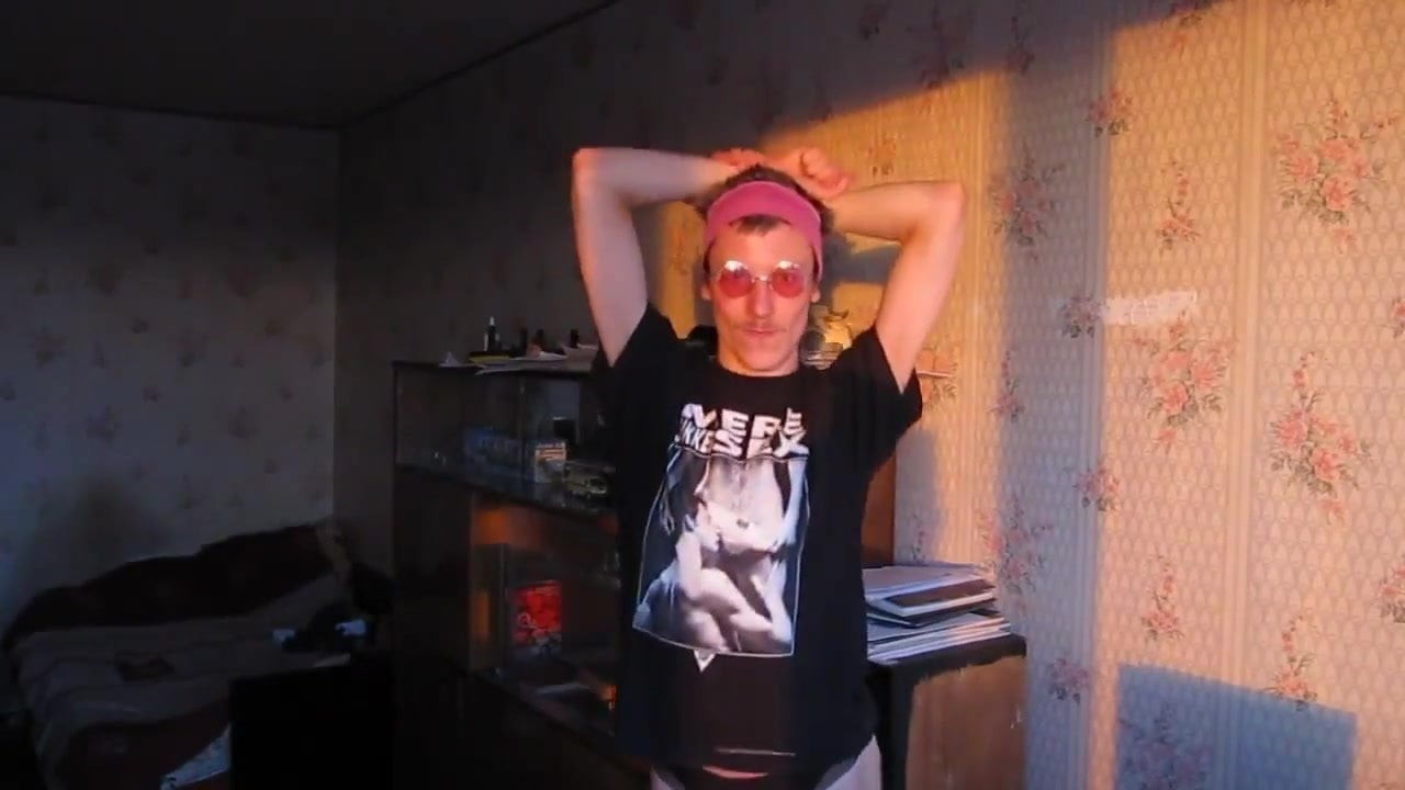 TWINK IS ALWAYS HUNGRY FOR RAW COCK