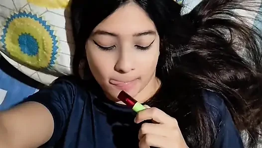 Girl Gets Hot and Shows off Her Big Ass