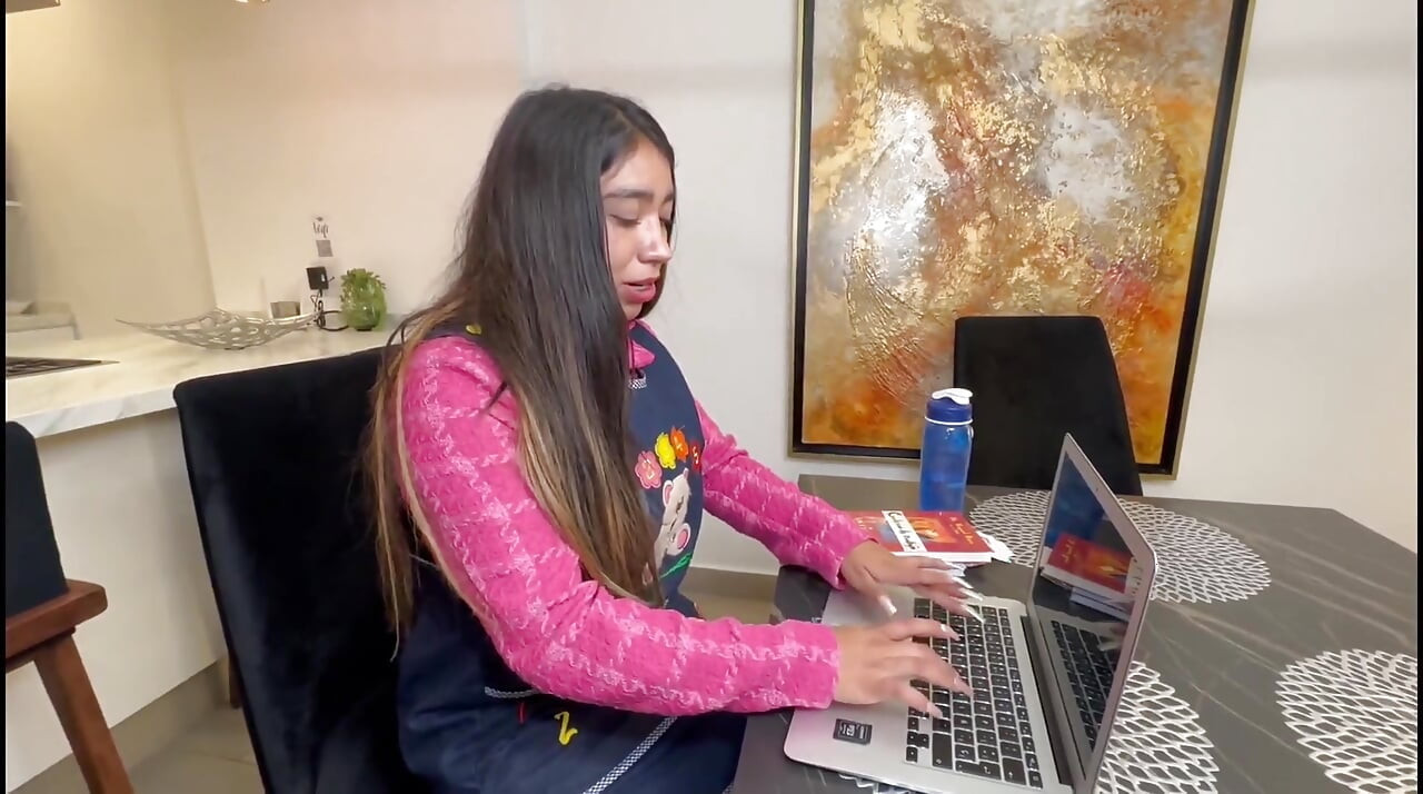 The Teacher Gives Me Sex in Exchange for Doing Her Work.