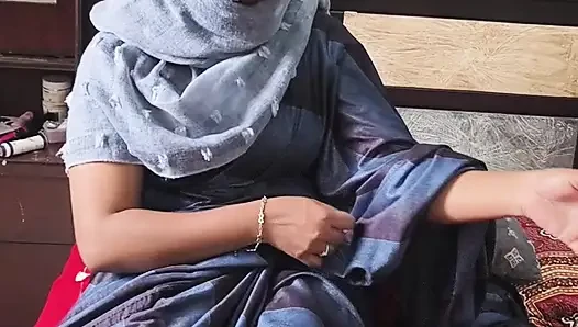 Ibu tiri yang hot dan seksi bang1