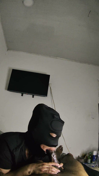 Throat Champ Black Mask 4
