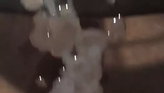 Duke cam masa #2'yi patlatıyor