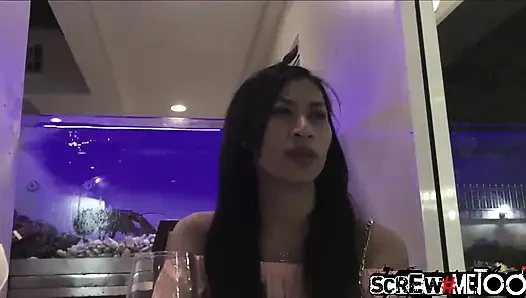 Reise-sex-porno mit geiler tätowierter asiatischer schlampe