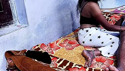 Hintli ateşli evli kadın ev yapımı amcık yalıyor sakso göğüsler sikişiyor