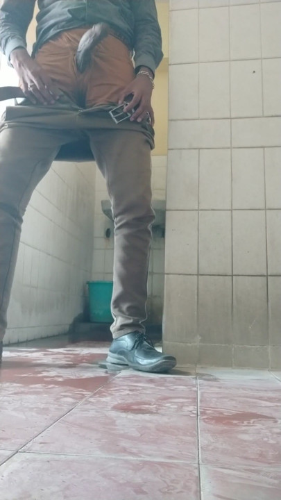 Sesión de meadas de Tamil10inches | Clip 2