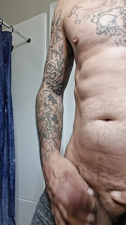 Ngocok kontol ini