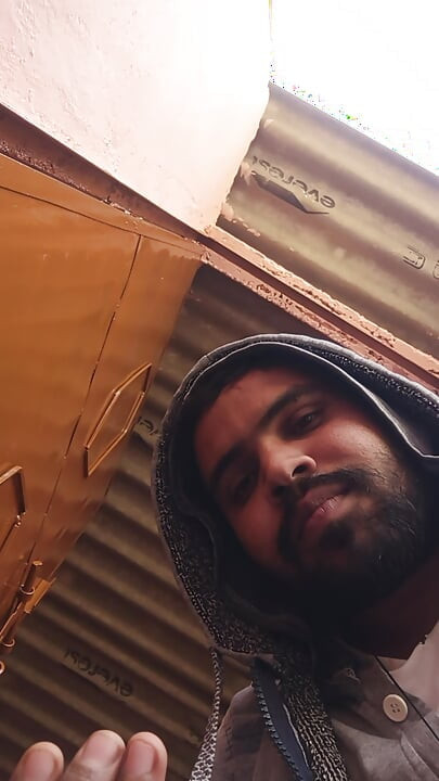 Дръпвам голям кур на гледане на гореща