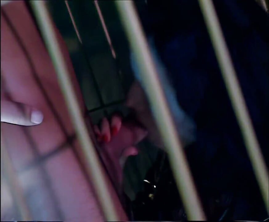Venere Bianca se fait baiser dans une cage