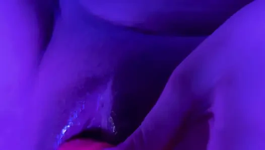 Sapık üniversiteli kız üvey babasını düşünerek amını sikiyor