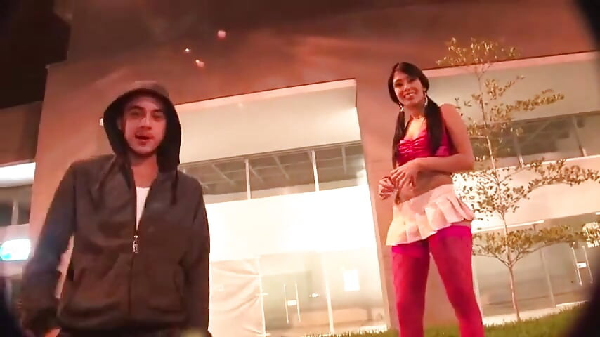 大屁股小妞被坚硬大鸡巴狠操