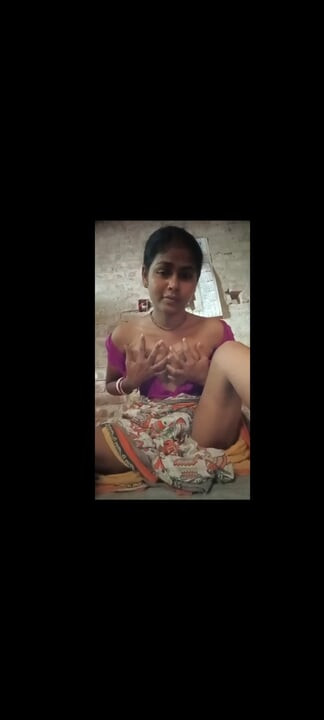 My horny wife's pussy fucking with big bottle and come out cream and juice her pussy
