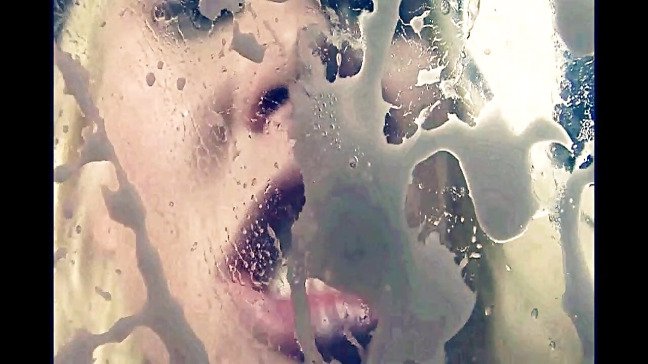 Goede slet neemt een grote pik langs achteren!