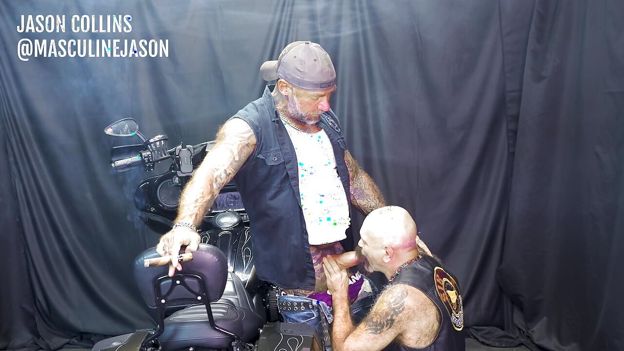 Moto y tabaco follan con el doctor Nick
