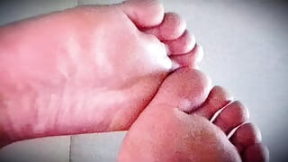 A Feet Vid I Sent to My 1st Boyfriend