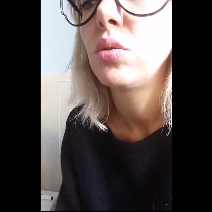 Smokin Sexy Hot Babe