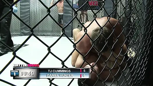 Блондинка с большой задницей любит трахать ее победительницу коробки с задницей и киской