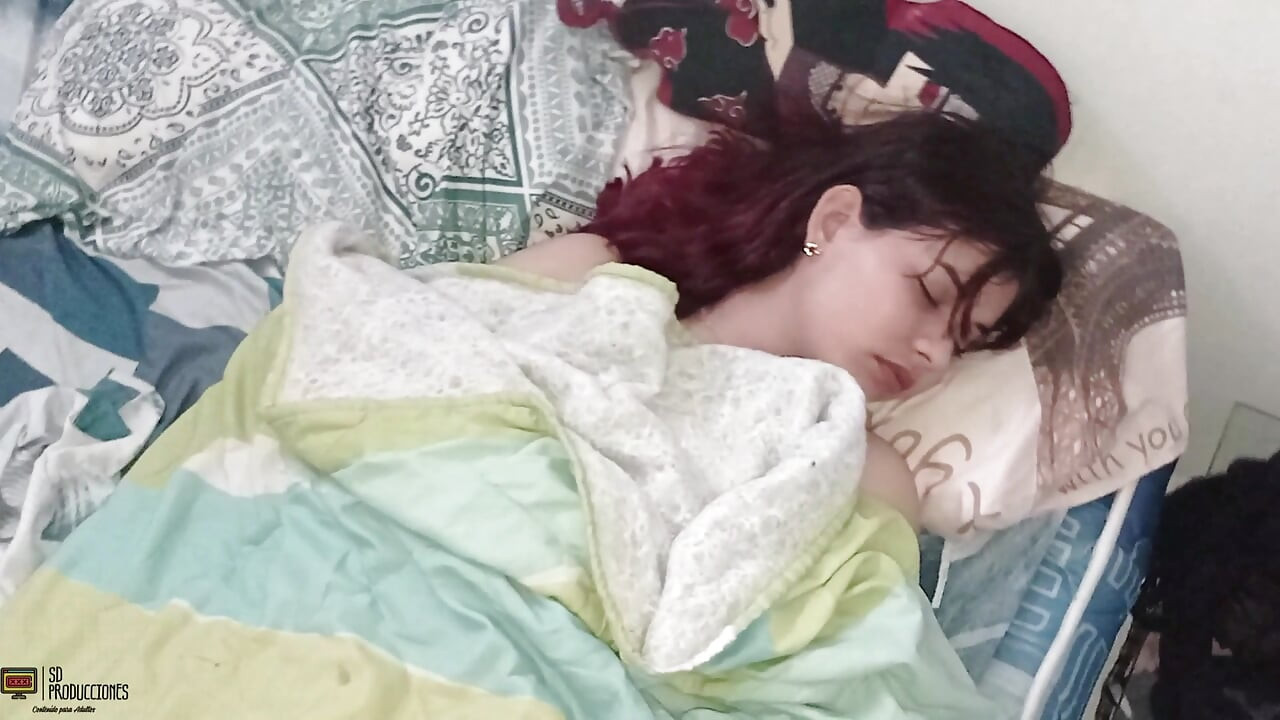A very hot Latina fucking her roommate - Porn in Spanish