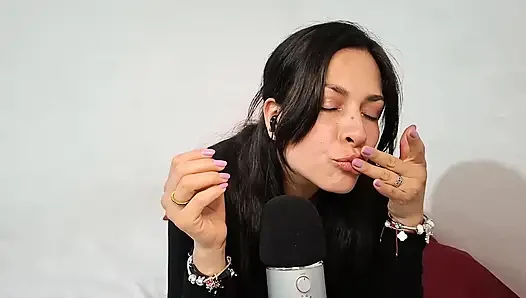 Asmr Kiss, aku menggigit dan membela telingamu