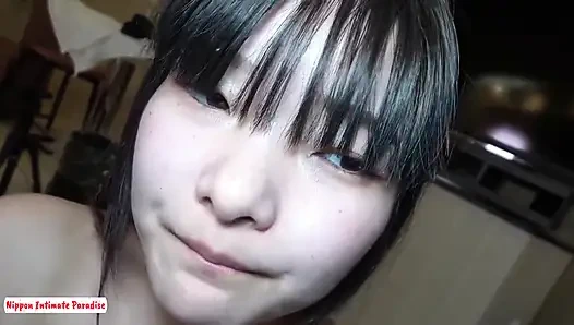 Utangaç görünümlü kadını sikiyor, tabu heyecanı çok derine iniyor. Yut artı iki dölleme bitiyor, hepsini alıyor!