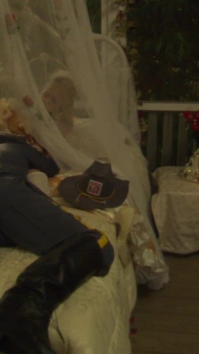 Σε ένα ζευγάρι cosplay αρέσει να αναμιγνύει ρομαντικά μυθιστορήματα με σκληρό γαμήσι | Κλιπ 1