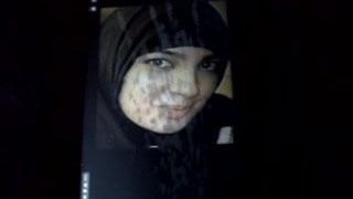 Hijab quái vật trên khuôn mặt asmaa