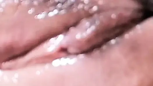 Kolombiyalı porno oyuncusu Yulieth Gomez büyük göğüslerini gösteriyor