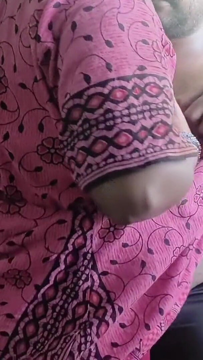 Detik emosi dari "gaya doggy suara tamil yang jelas"