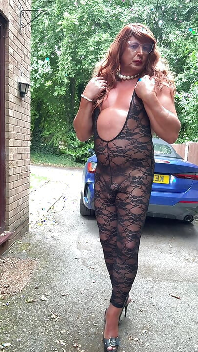 Siyah dantelli kedi kıyafeti ve topuklu seksi travesti kellycd2022