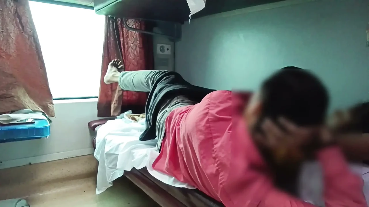 Full video train mein sex stepbahan stepbhai ki majedar chudai first time train sex hindi audio