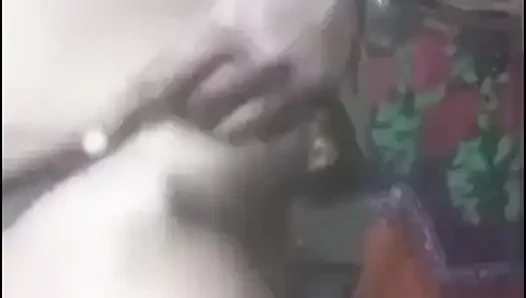 Teyze amını yağlıyor