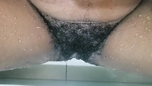 Bagian 2: aku pengen banget memekku habis-habisan di kamar mandi!