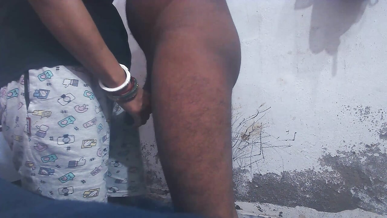 Seksi dama puši veliki kurac