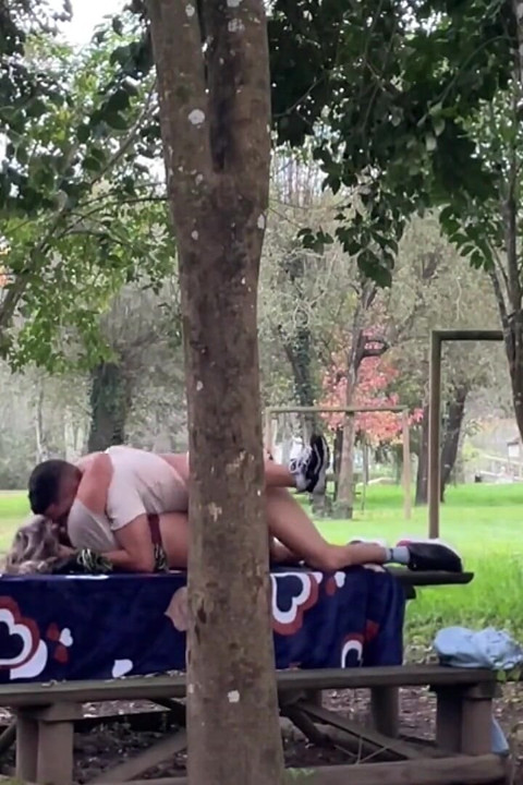 Stiefmutter wird beim sex im freien erwischt