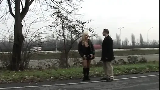 Blondine mit dicken titten fickt mit großem schwanz